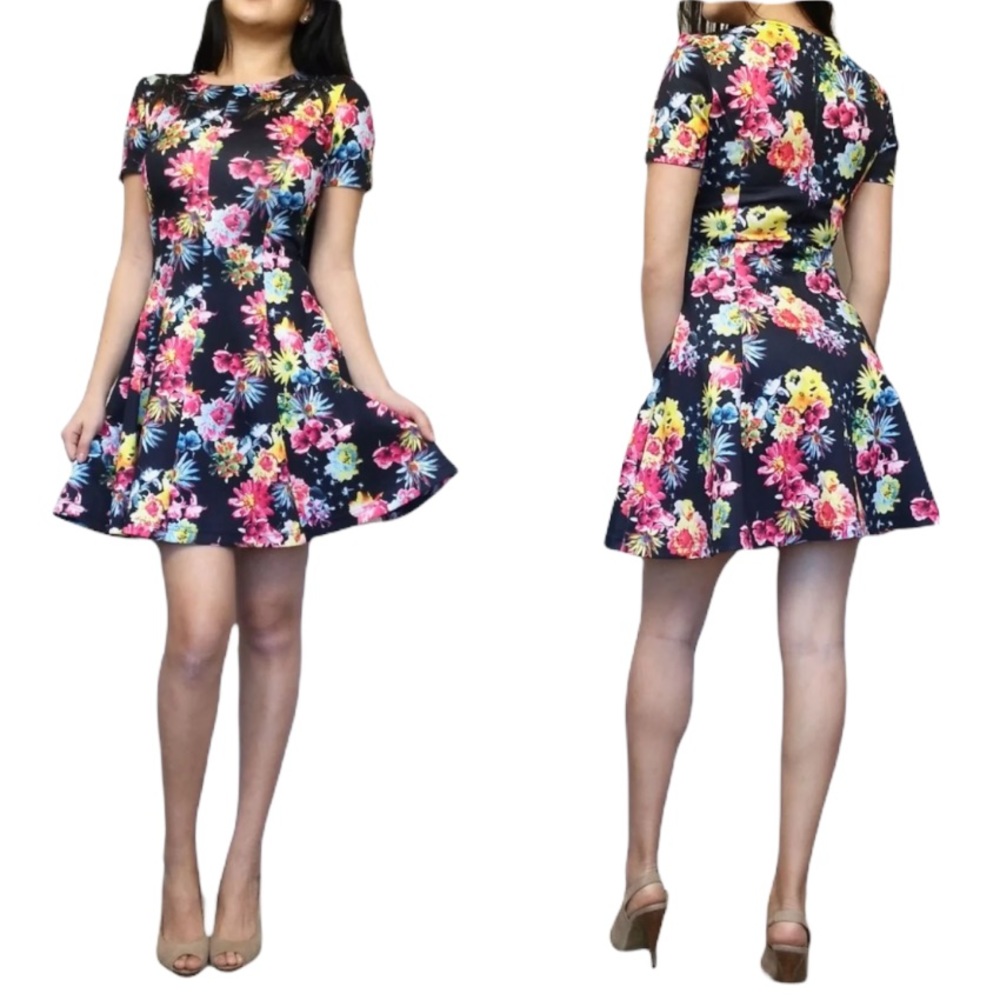 Size Small mini dress floral, flaired skirt, Short sleeve, Jealous Tomato